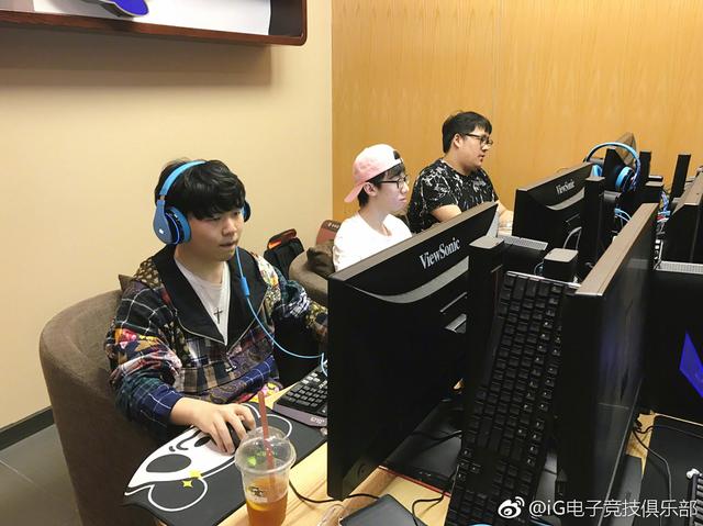 随着合同即