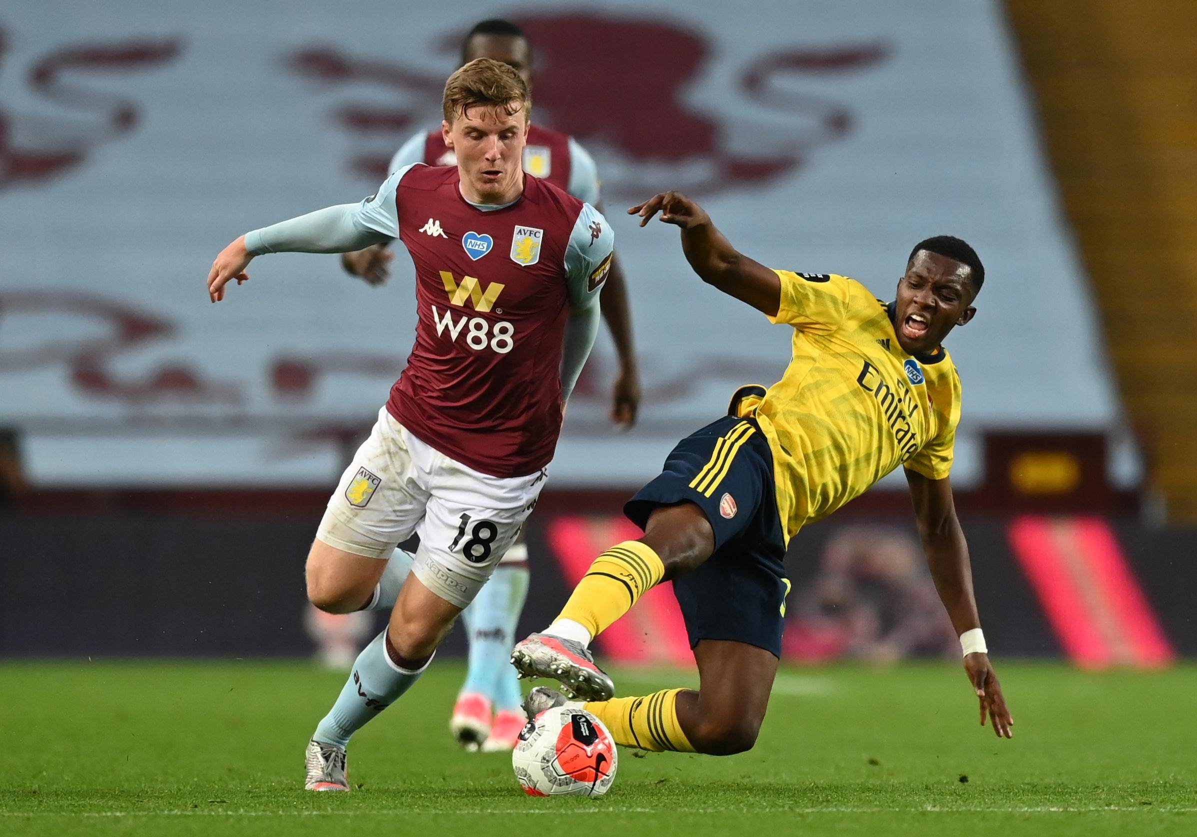 肘区策应 肘区策应